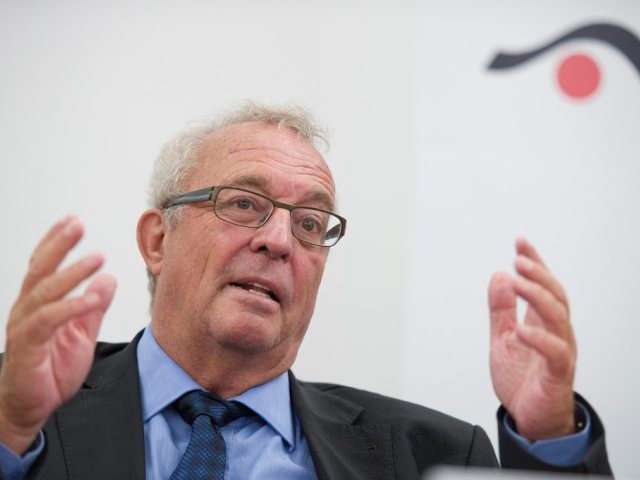Verlegerpraesident Hanspeter Lebrument Archiv 